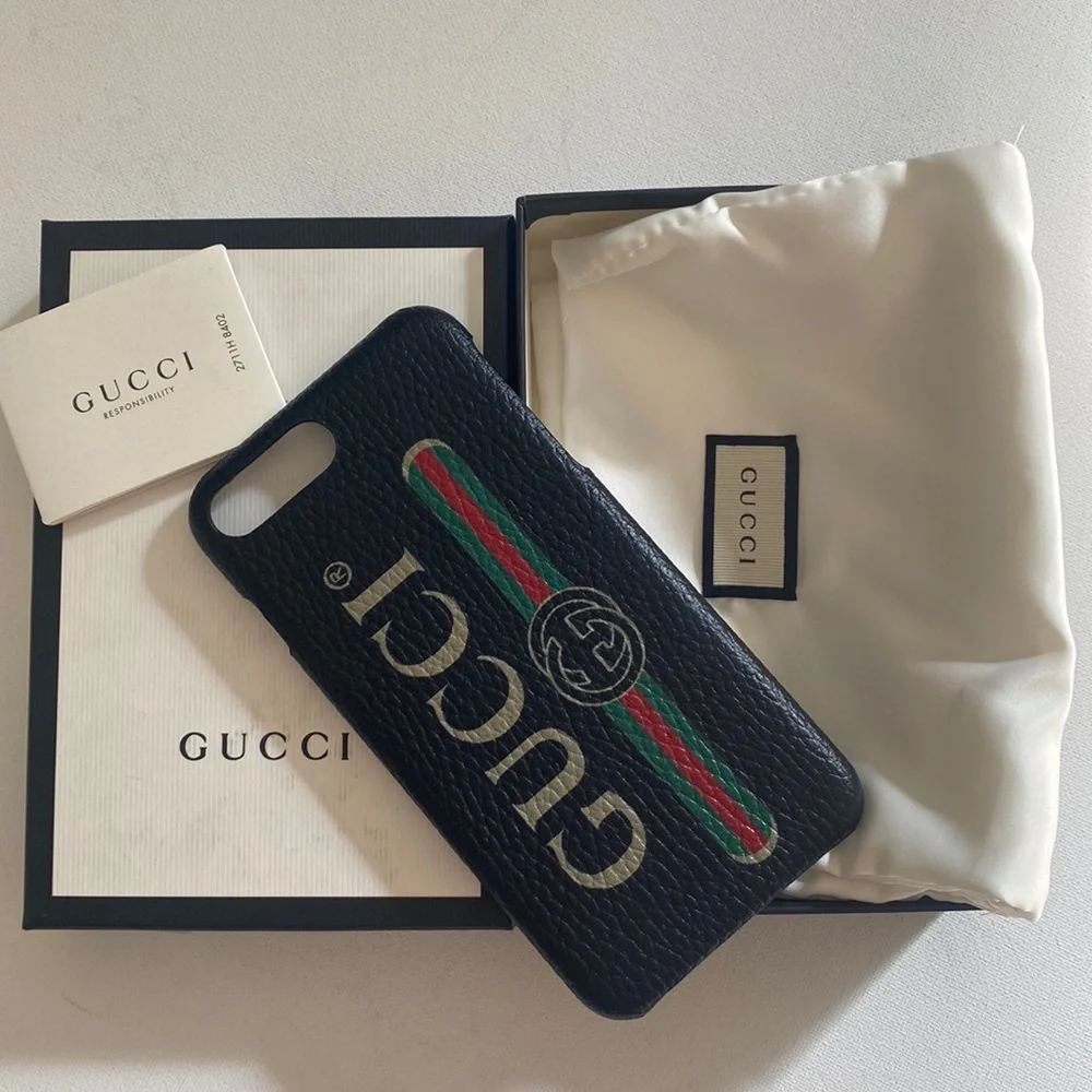 (CFL) Authentic Gucci iPhone 8 / iPhone SE 2nd Gen Phone case, New in Box‎